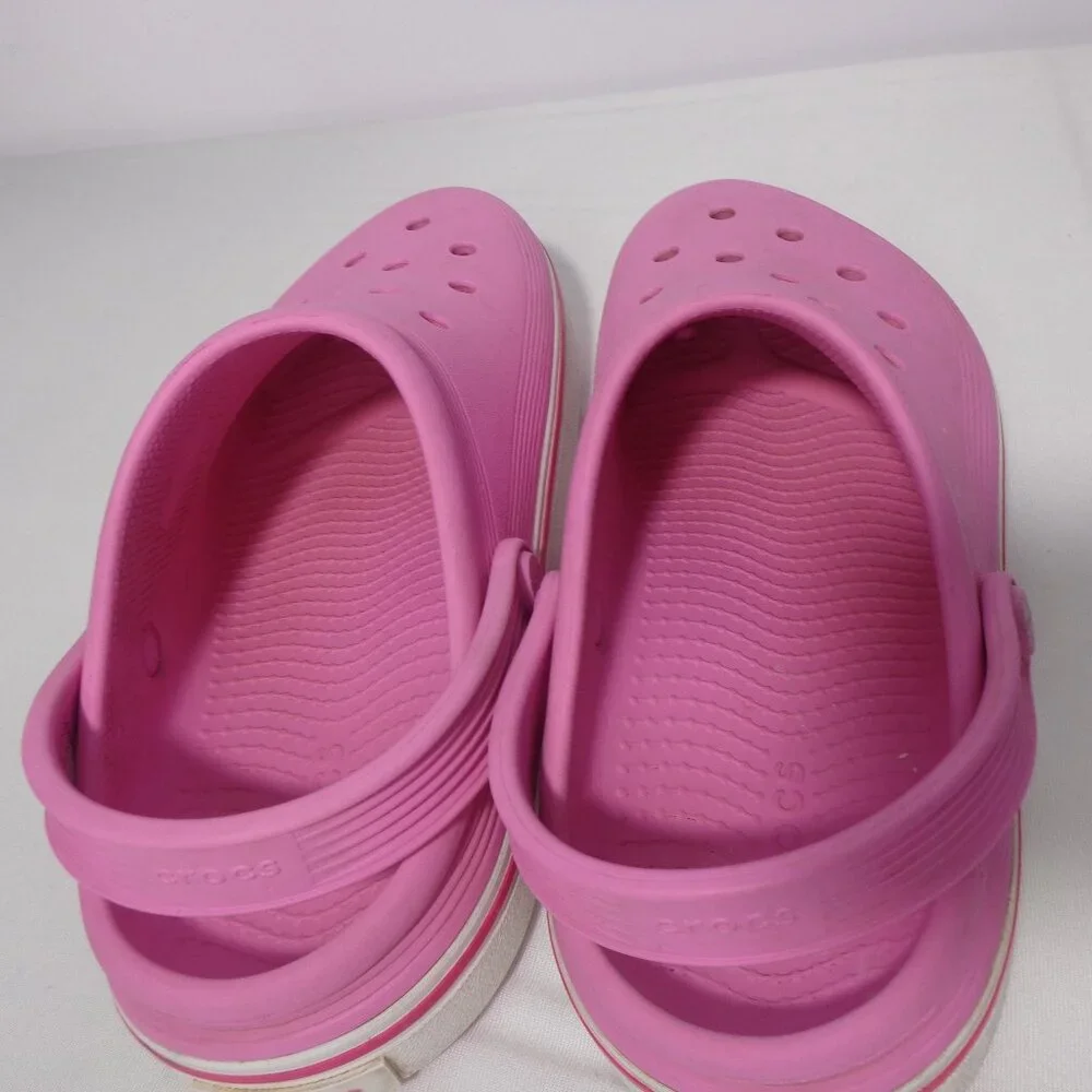 Crocs Clogs Pink Off Court Size J5 (Youth size 5, Women's Size‎ 7)